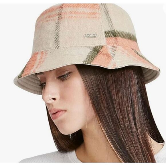 NEW Steve Madden Women's Logo Plate Brushed Plaid Bucket Hat